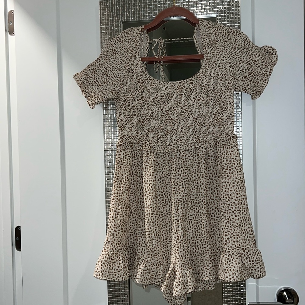NEVER WORN | size L romper | beige with brown flowers